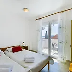 Citrus *